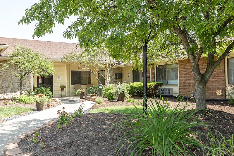 CONTINUING HEALTHCARE OF TOLEDO nursing home in TOLEDO, OH - Photo 2 of 3