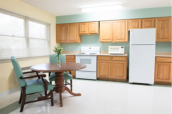 OAK HILLS NURSING CENTER nursing home in LORAIN, OH - Photo 3 of 5