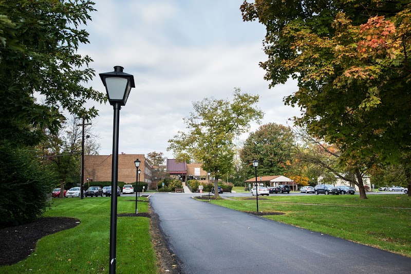 CLOVERNOOK HEALTH CARE AND REHABILITATION CENTER nursing home in CINCINNATI, OH - Photo 3 of 5
