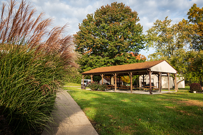 CLOVERNOOK HEALTH CARE AND REHABILITATION CENTER nursing home in CINCINNATI, OH - Photo 4 of 5