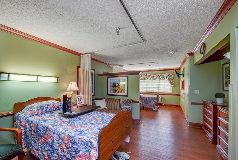 MAJESTIC CARE OF PERRYSBURG nursing home in PERRYSBURG, OH - Photo 2 of 5