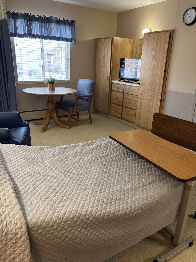 DOYLESTOWN HEALTH CARE CENTER nursing home in DOYLESTOWN, OH - Photo 5 of 10