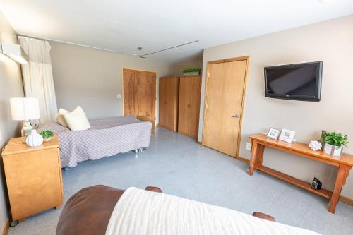 CONTINUING HEALTHCARE AT FOREST HILL nursing home in ST CLAIRSVILLE, OH - Photo 4 of 5