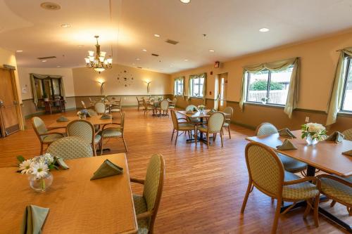 CONTINUING HEALTHCARE AT FOREST HILL nursing home in ST CLAIRSVILLE, OH - Photo 5 of 5