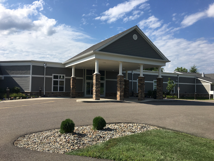 CORTLAND CENTER nursing home in CORTLAND, OH - Photo 4 of 10
