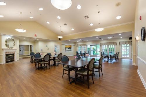 CONTINUING HEALTHCARE OF CUYAHOGA FALLS nursing home in CUYAHOGA FALLS, OH - Photo 3 of 5