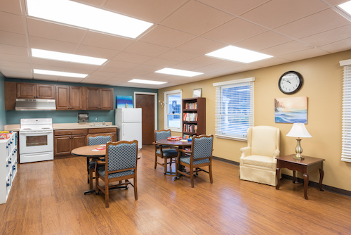 AURORA MANOR SPECIAL CARE CENT nursing home in AURORA, OH - Photo 3 of 5