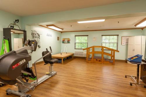 PINE RIDGE SKILLED NURSING AND REHAB nursing home in MORROW, OH - Photo 5 of 7