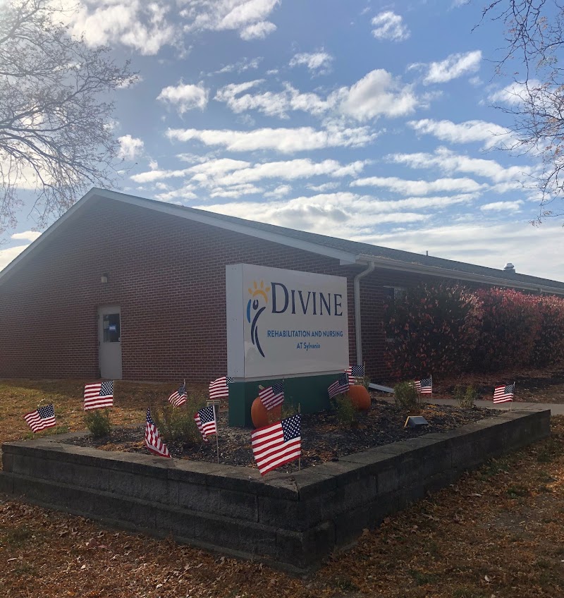 DIVINE REHABILITATION AND NURSING AT SYLVANIA nursing home in SYLVANIA, OH - Photo 2 of 5
