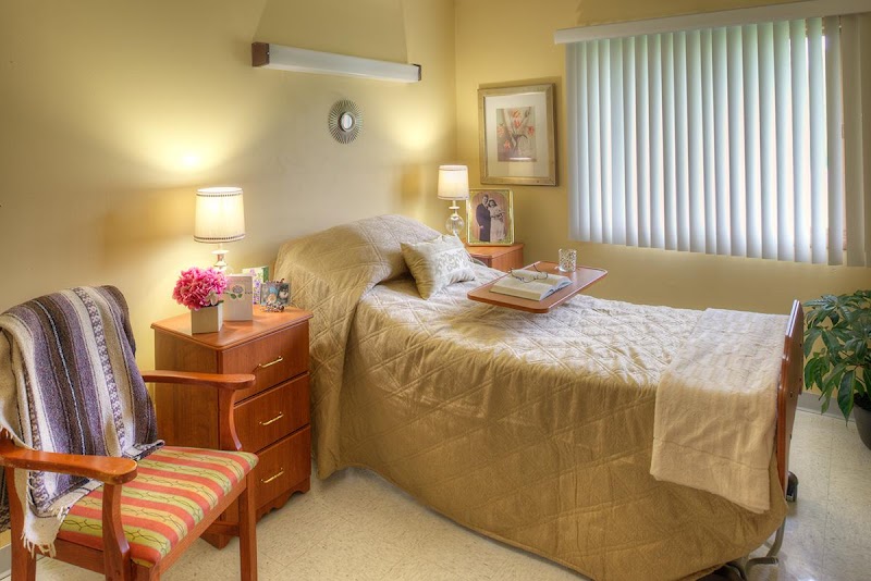 CANFIELD HEALTHCARE CENTER nursing home in YOUNGSTOWN, OH - Photo 4 of 5