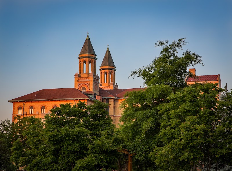 TWIN TOWERS nursing home in CINCINNATI, OH - Photo 5 of 10