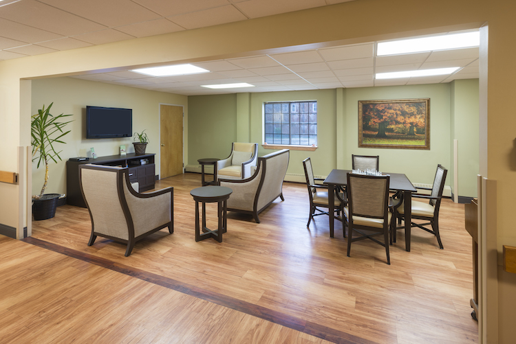 CRAWFORD MANOR HEALTHCARE CENTER nursing home in CLEVELAND, OH - Photo 5 of 5