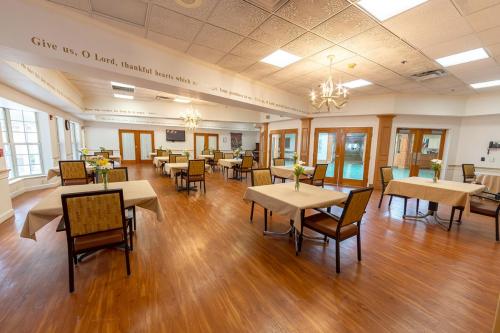 CONTINUING HEALTHCARE AT BECKETT HOUSE nursing home in NEW CONCORD, OH - Photo 4 of 5