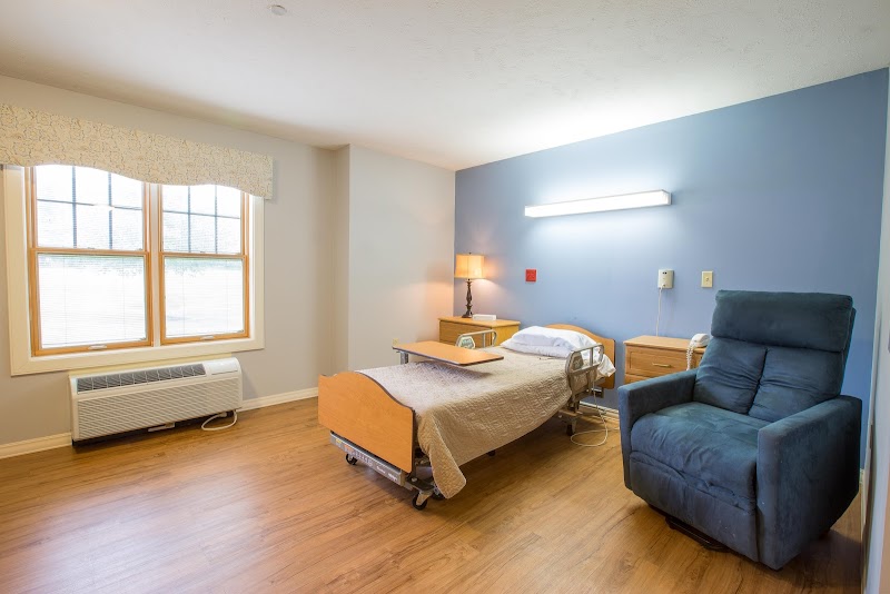 RIVERVIEW POINTE CARE CENTER nursing home in OLMSTED FALLS, OH - Photo 4 of 10