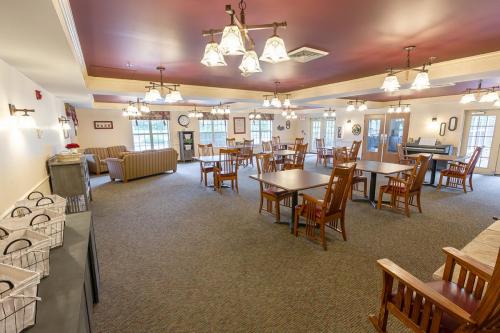 CONTINUING HEALTHCARE AT WILLOW HAVEN nursing home in ZANESVILLE, OH - Photo 3 of 5