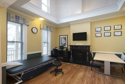 AMBERWOOD MANOR nursing home in NEW PHILADELPHIA, OH - Photo 2 of 10