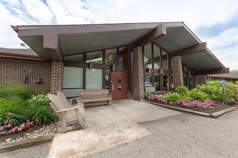 CONTINUING HEALTHCARE AT CEDAR HILL nursing home in ZANESVILLE, OH - Photo 4 of 5