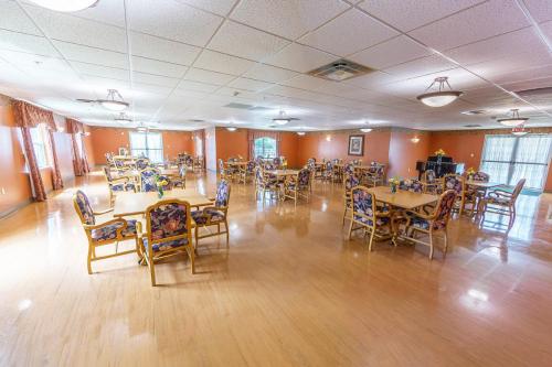 SIENNA SKILLED NURSING & REHABILITATION nursing home in WINTERSVILLE, OH - Photo 4 of 5