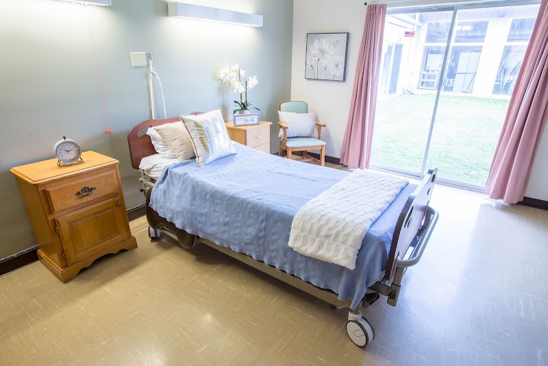 PINE GROVE HEALTHCARE CENTER nursing home in GENEVA, OH - Photo 4 of 6