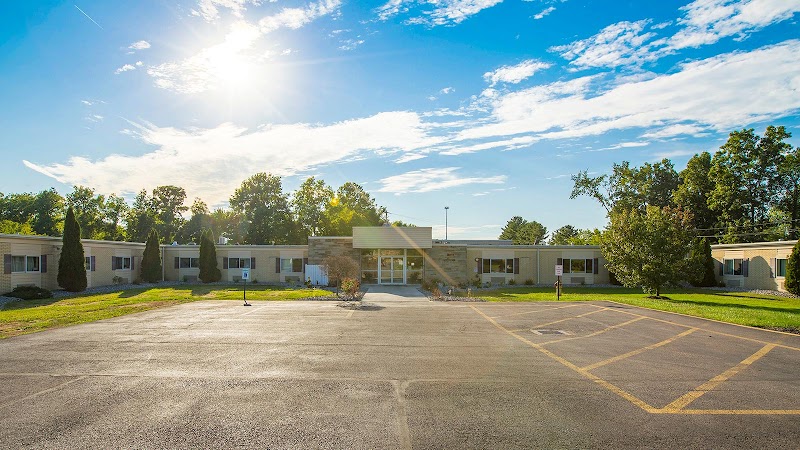 PINE GROVE HEALTHCARE CENTER nursing home in GENEVA, OH - Photo 5 of 6