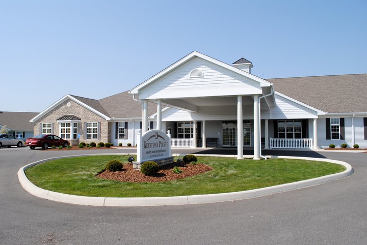 KEYSTONE POINTE HEALTH AND REHABILITATION nursing home in LAGRANGE, OH - Photo 4 of 10