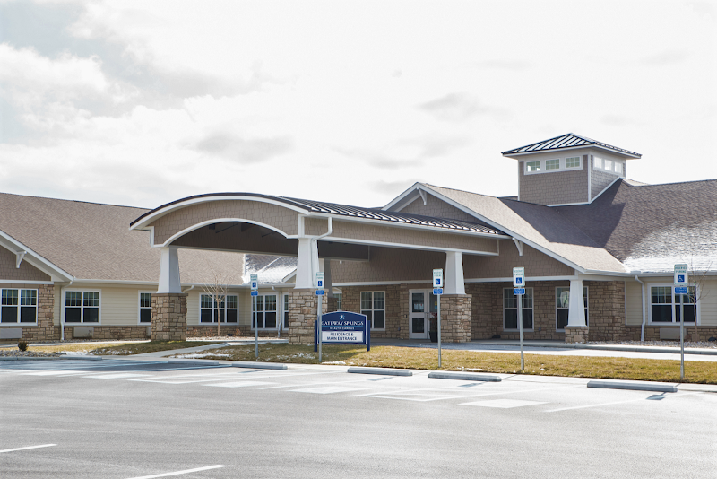 GATEWAY SPRINGS HEALTH CAMPUS nursing home in HAMILTON, OH - Photo 2 of 10