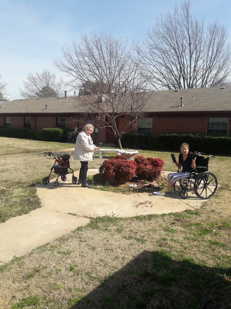 Southern Hills Rehabilitation Center nursing home in Tulsa, OK - Photo 4 of 5