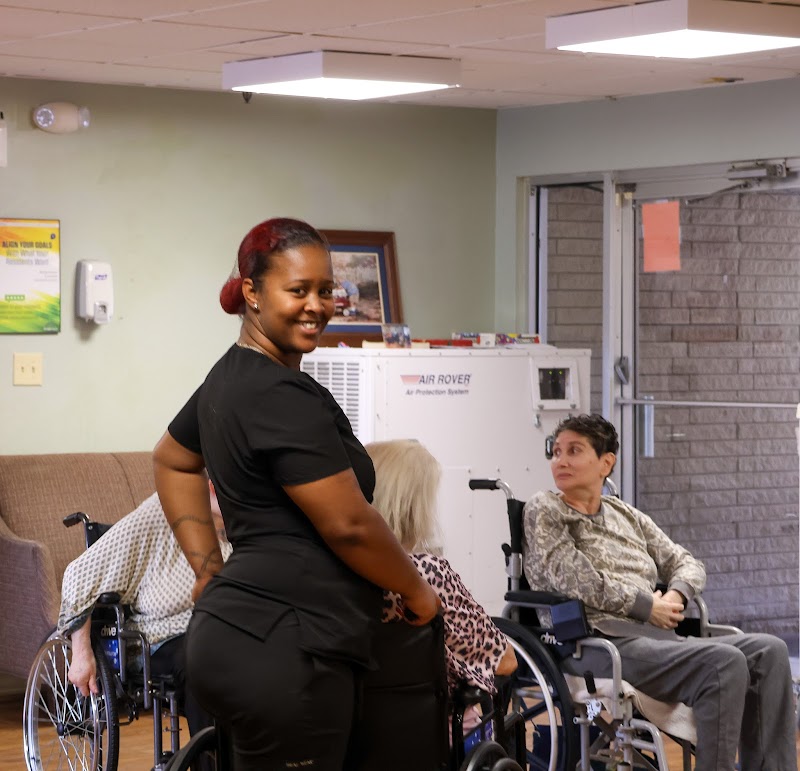 MID-DEL SKILLED NURSING AND THERAPY nursing home in DEL CITY, OK - Photo 4 of 10