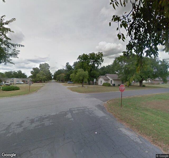 Burford Manor nursing home in Davis, OK - Photo 2 of 2