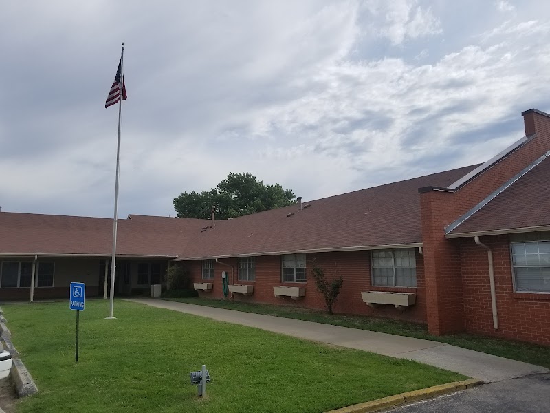 Thunder Care and Rehabilitation nursing home in Moore, OK - Photo 2 of 5