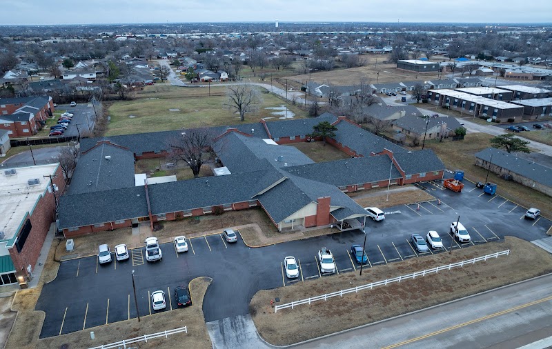 Thunder Care and Rehabilitation nursing home in Moore, OK - Photo 4 of 5