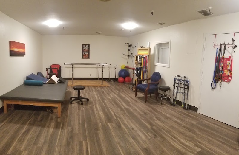 Thunder Care and Rehabilitation nursing home in Moore, OK - Photo 5 of 5