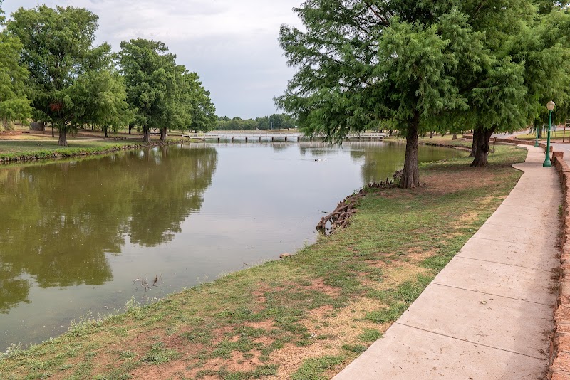 SHANOAN SPRINGS NURSING AND REHABILITATION nursing home in CHICKASHA, OK - Photo 3 of 5