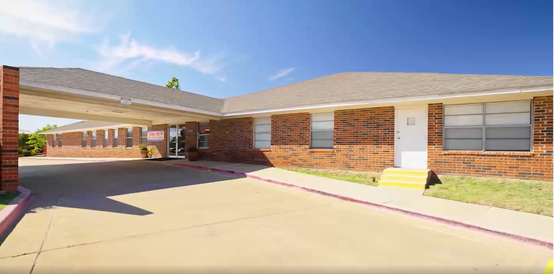 South Pointe Rehabilitation and Care Center nursing home in Oklahoma City, OK - Photo 3 of 5