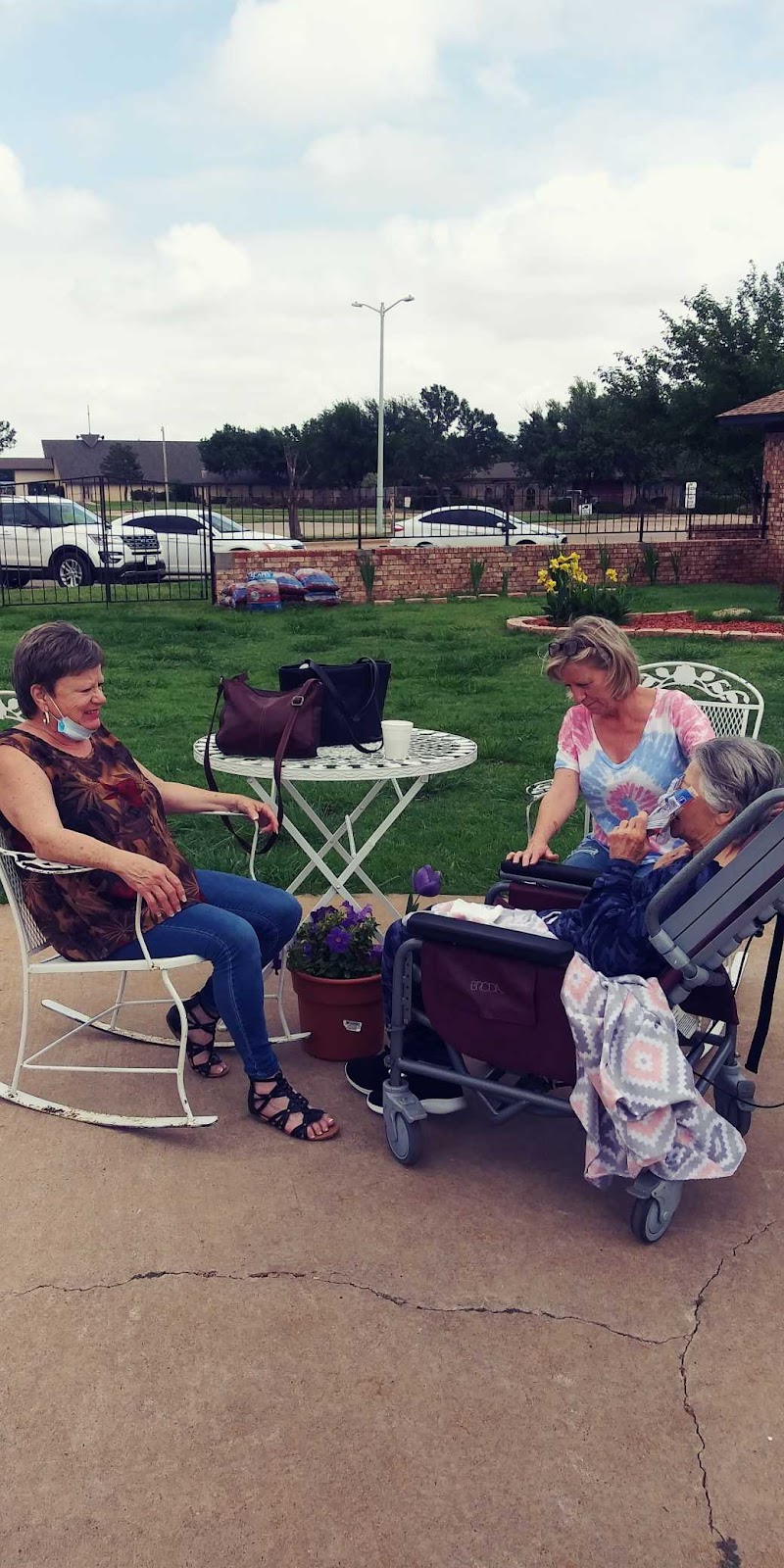 ENGLISH VILLAGE SKILLED NURSING AND THERAPY nursing home in ALTUS, OK - Photo 5 of 10