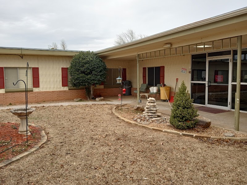 TUTTLE CARE CENTER nursing home in TUTTLE, OK - Photo 2 of 2