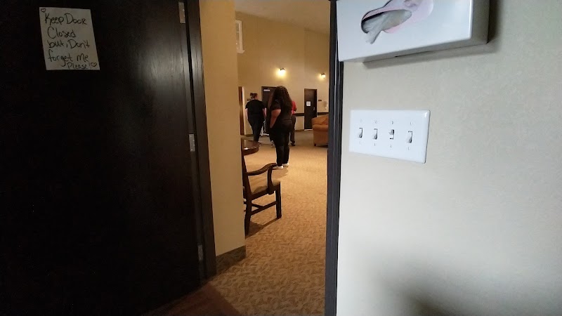 THE VILLAGES AT SOUTHERN HILLS nursing home in TULSA, OK - Photo 4 of 7