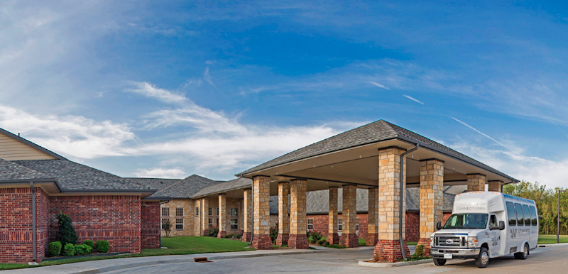 MEMORY CARE CENTER AT EMERALD nursing home in CLAREMORE, OK - Photo 3 of 5