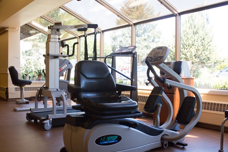 AVAMERE CRESTVIEW OF PORTLAND nursing home in PORTLAND, OR - Photo 2 of 5