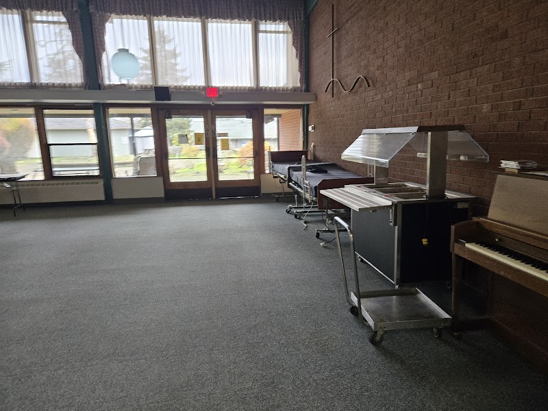 CREEKSIDE HEALTH AND REHAB OF CASCADIA nursing home in EUGENE, OR - Photo 2 of 6