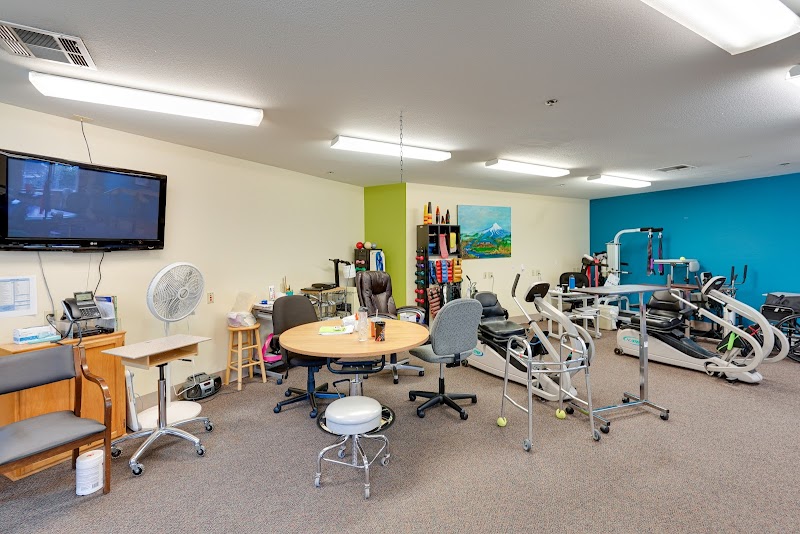 ROYALE GARDENS HEALTH & REHABILITATION CENTER nursing home in GRANTS PASS, OR - Photo 4 of 5