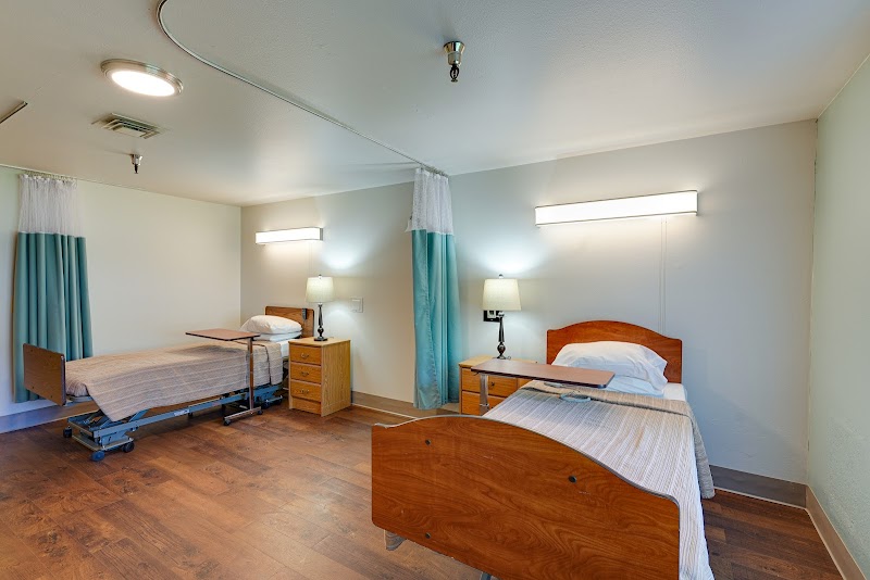 ROYALE GARDENS HEALTH & REHABILITATION CENTER nursing home in GRANTS PASS, OR - Photo 5 of 5