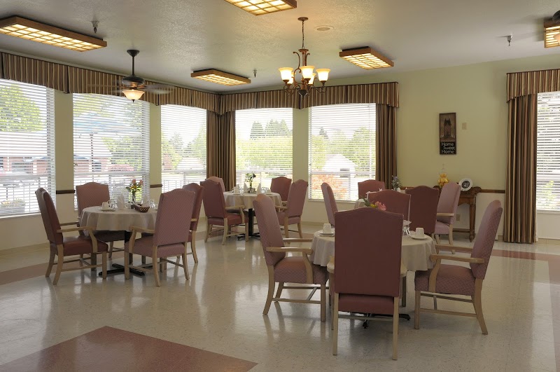 LIFE CARE CENTER OF MCMINNVILLE nursing home in MCMINNVILLE, OR - Photo 4 of 10