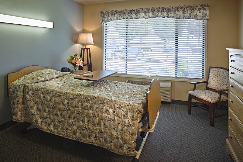 AVAMERE TRANSITIONAL CARE AT SUNNYSIDE nursing home in SALEM, OR - Photo 3 of 5