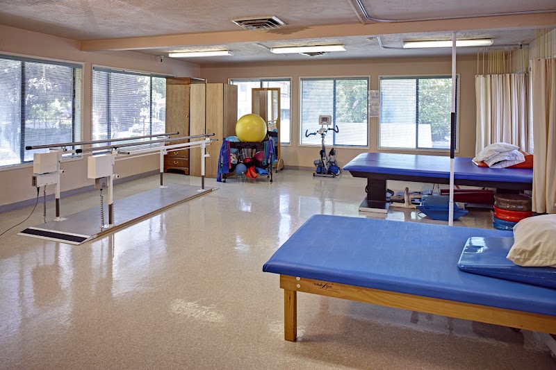 AVAMERE TRANSITIONAL CARE AT SUNNYSIDE nursing home in SALEM, OR - Photo 4 of 5