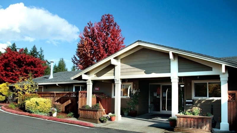 CHEHALEM POST ACUTE nursing home in NEWBERG, OR - Photo 2 of 5