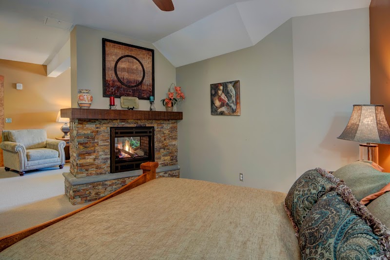 DALLAS RETIREMENT VILLAGE HEALTH CENTER nursing home in DALLAS, OR - Photo 3 of 5