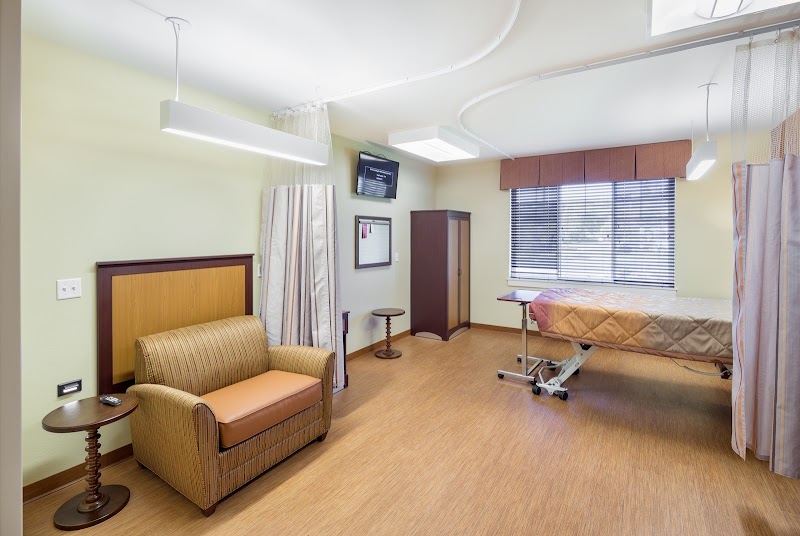 SALEM TRANSITIONAL CARE nursing home in SALEM, OR - Photo 3 of 5