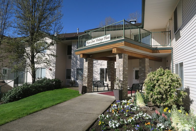 ROSE LINN CARE CENTER nursing home in WEST LINN, OR - Photo 2 of 10