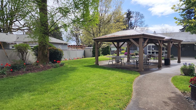 AVALON CARE CENTER - SCAPPOOSE nursing home in SCAPPOOSE, OR - Photo 3 of 10